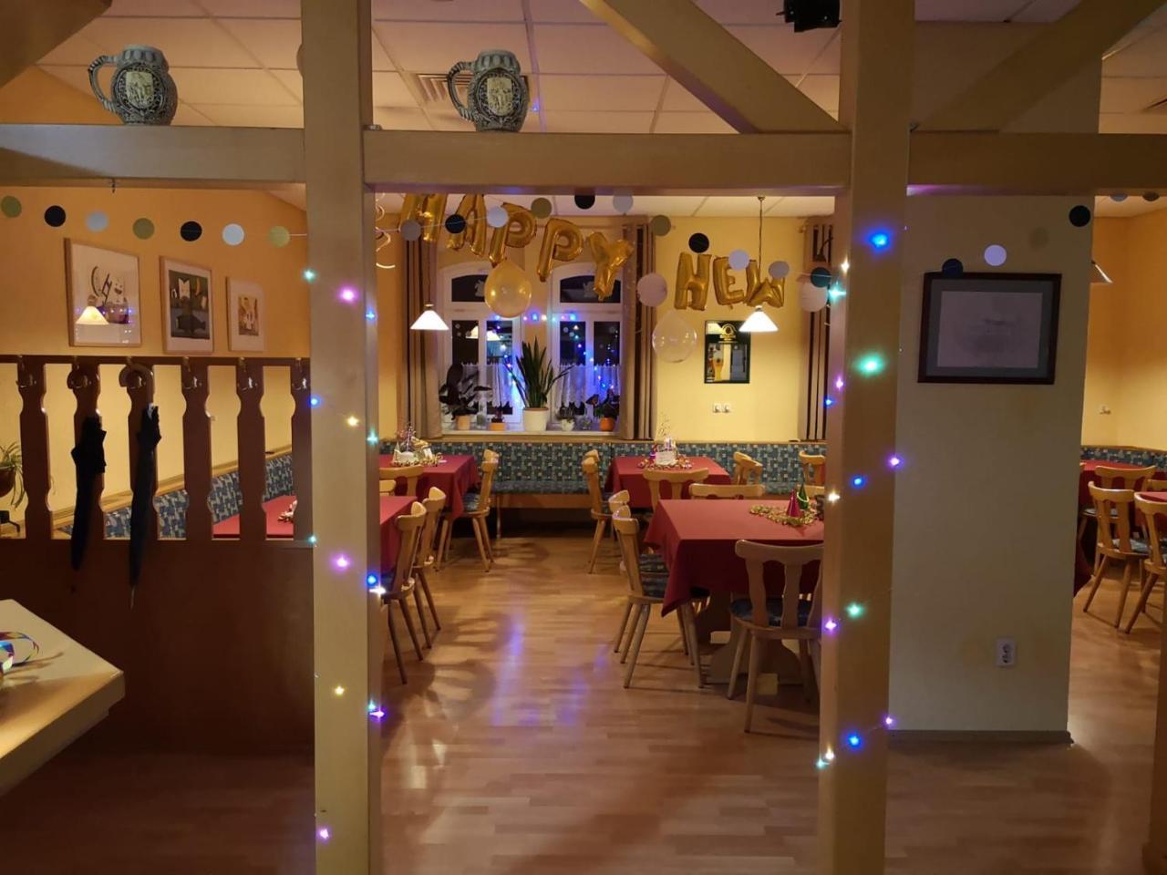 Gasthof zum alten Schulmeister Harra Exterior foto